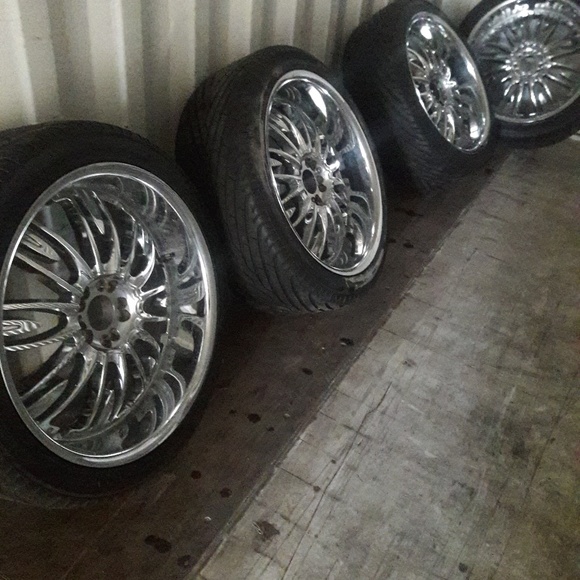 22 Inch Tires >> 22 Inch Chrome Rims With New Tires 22 Inch Tires >> 22 Inch Chrome Rims With New Tires